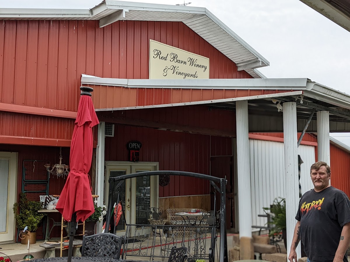 Red Barn Winery & Vineyards