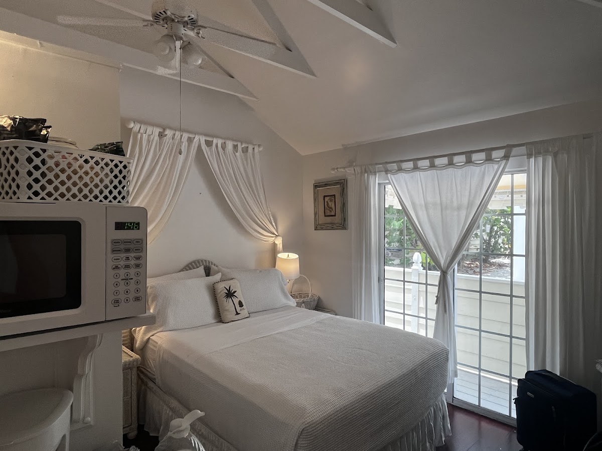 Bungalow Beach Resort