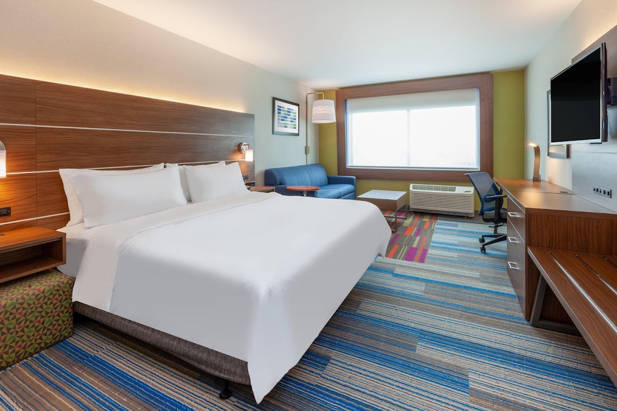 Holiday Inn Express & Suites Brunswick - Harpers Ferry Area by IHG photo 2