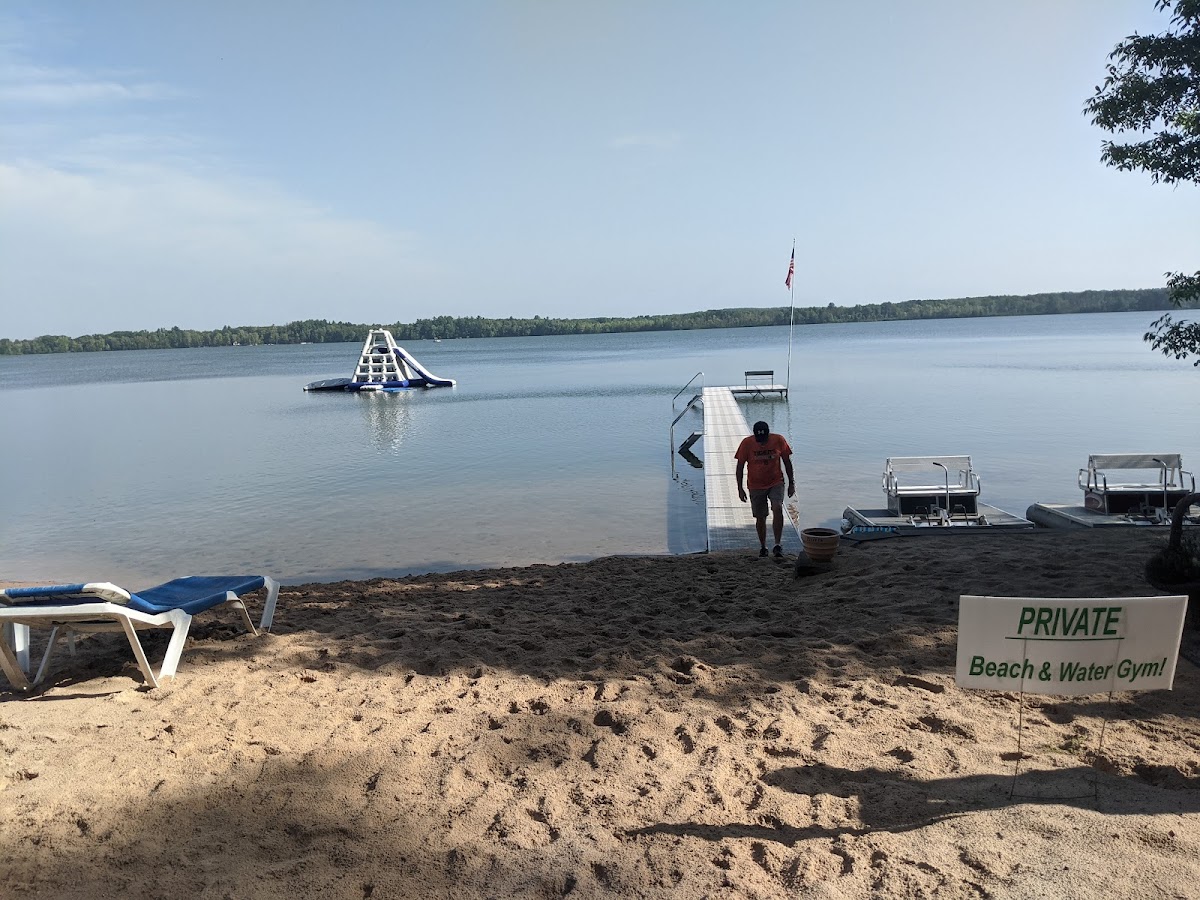 Cabin Fever Resort photo 2