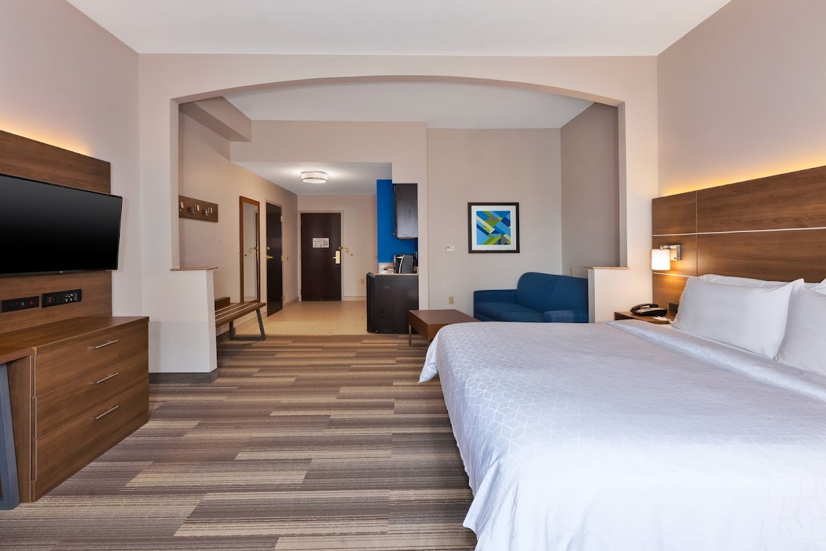 Holiday Inn Express & Suites Warminster - Horsham by IHG photo 2
