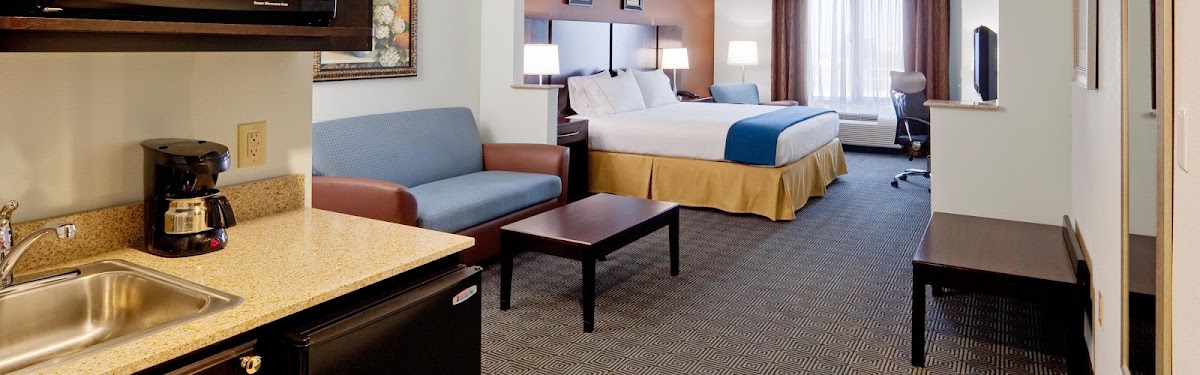 Holiday Inn Express & Suites Warminster - Horsham by IHG photo 3
