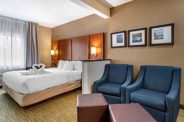 Comfort Suites Elkhart North photo 2