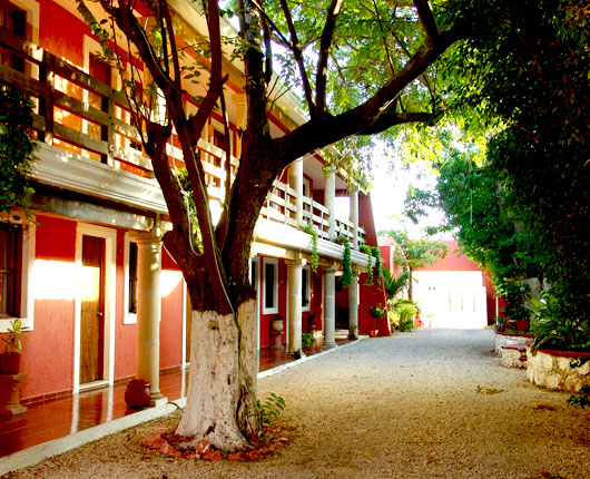 Hotel Holly
