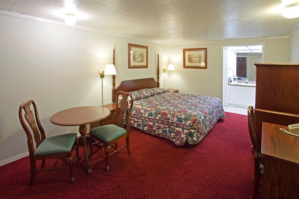 Americas Best Value Inn Lansing photo 2