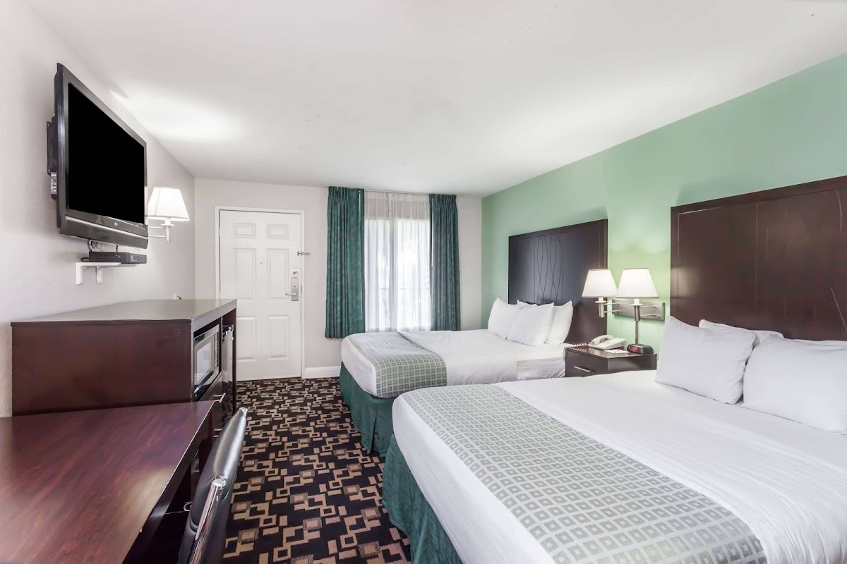 Ramada by Wyndham Oceanside photo 2