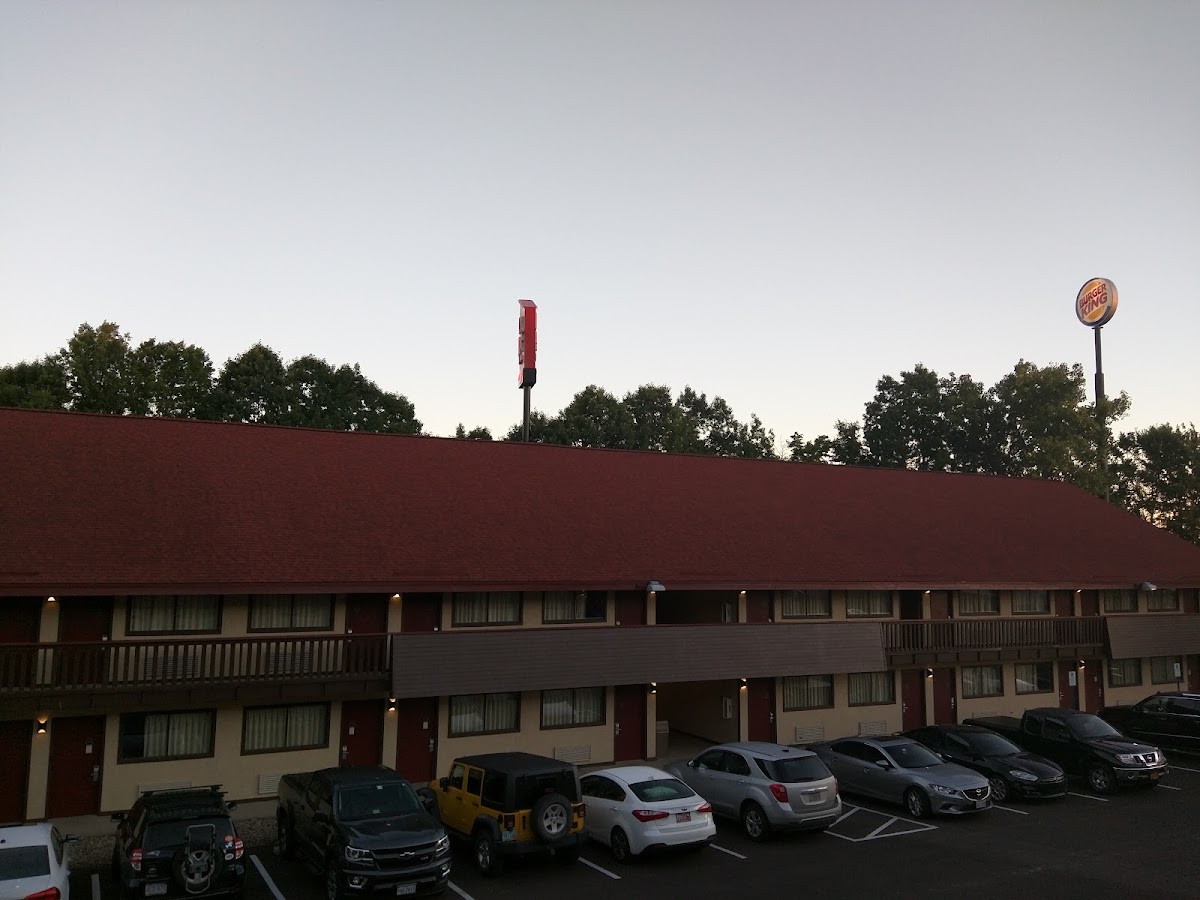 Red Roof Inn Cleveland - Mentor/ Willoughby photo 2
