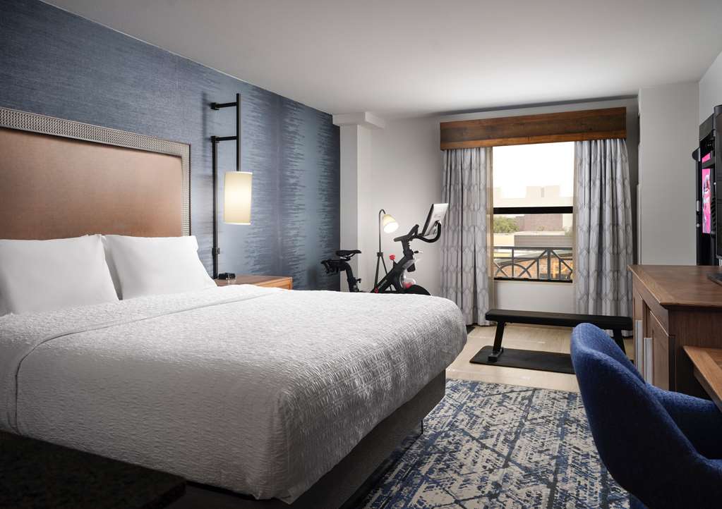 Hampton Inn & Suites Austin Downtown photo 2