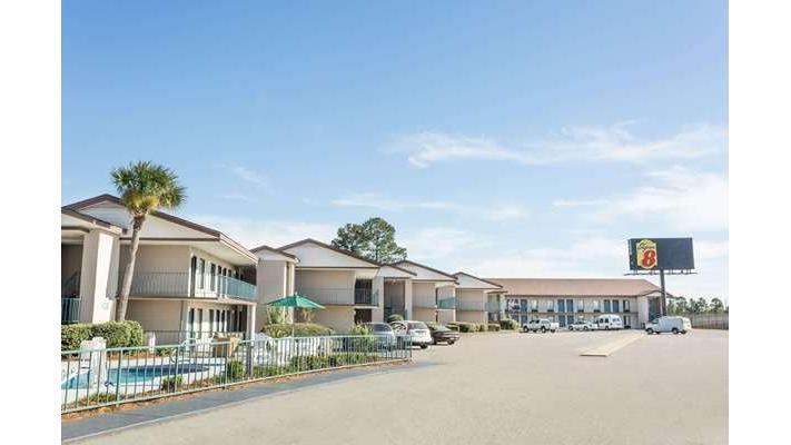 Super 8 by Wyndham Adel