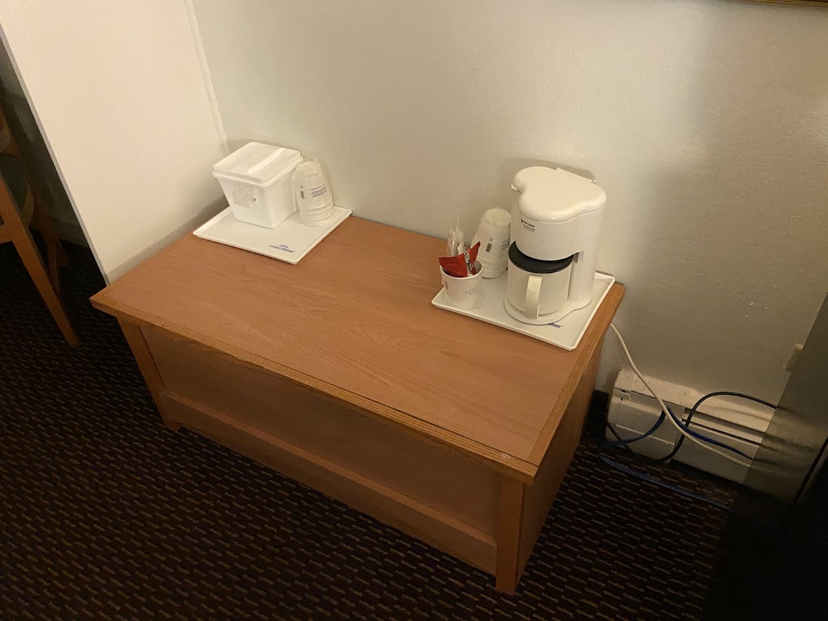 Howard Johnson by Wyndham Colorado Springs photo 2