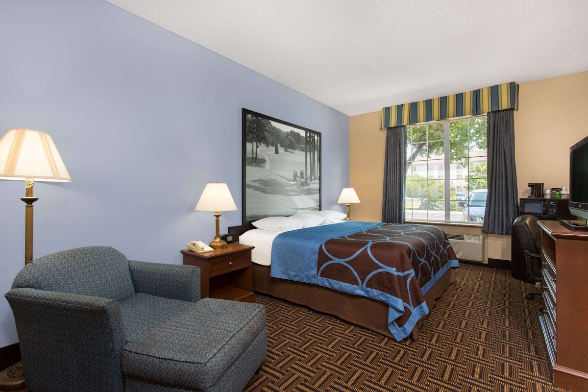 Super 8 by Wyndham Smithfield/Selma photo 2