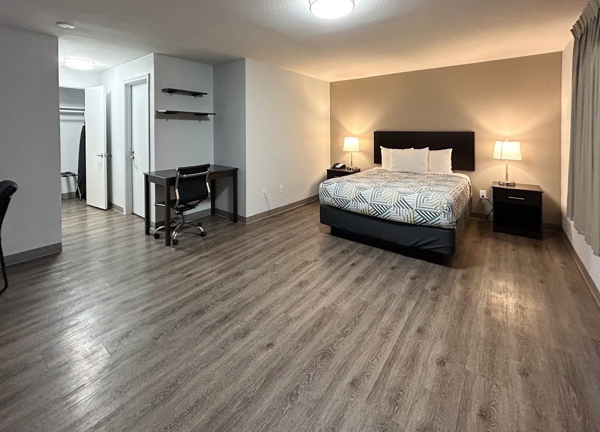 Studio 6 Suites Vancouver, WA - Waterfront