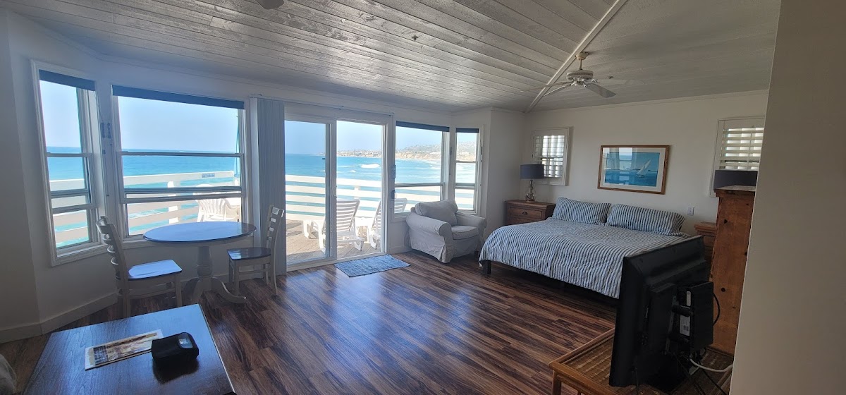 Crystal Pier Hotel & Cottages photo 2