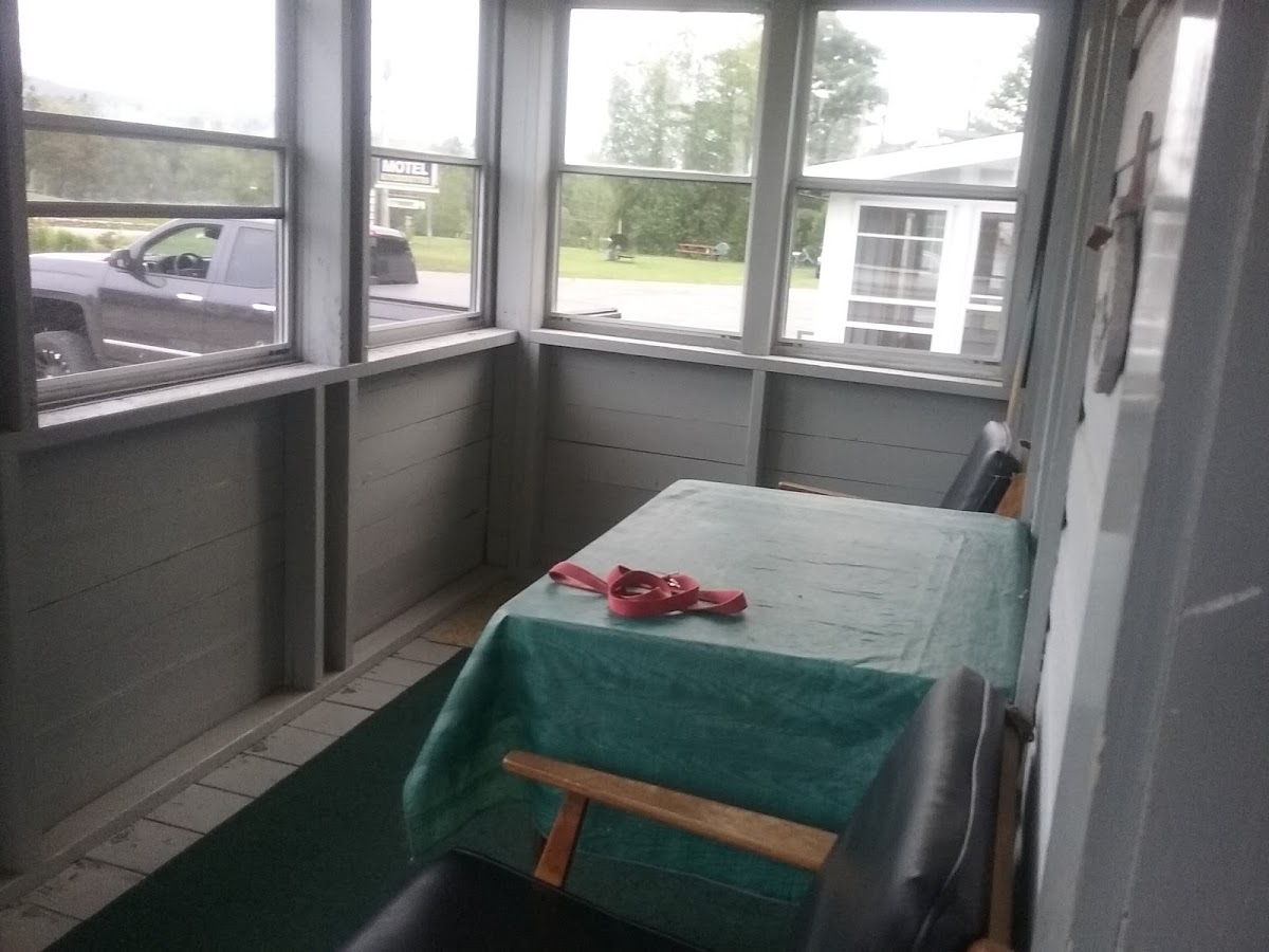 Johnson's Motel & Cottages photo 2