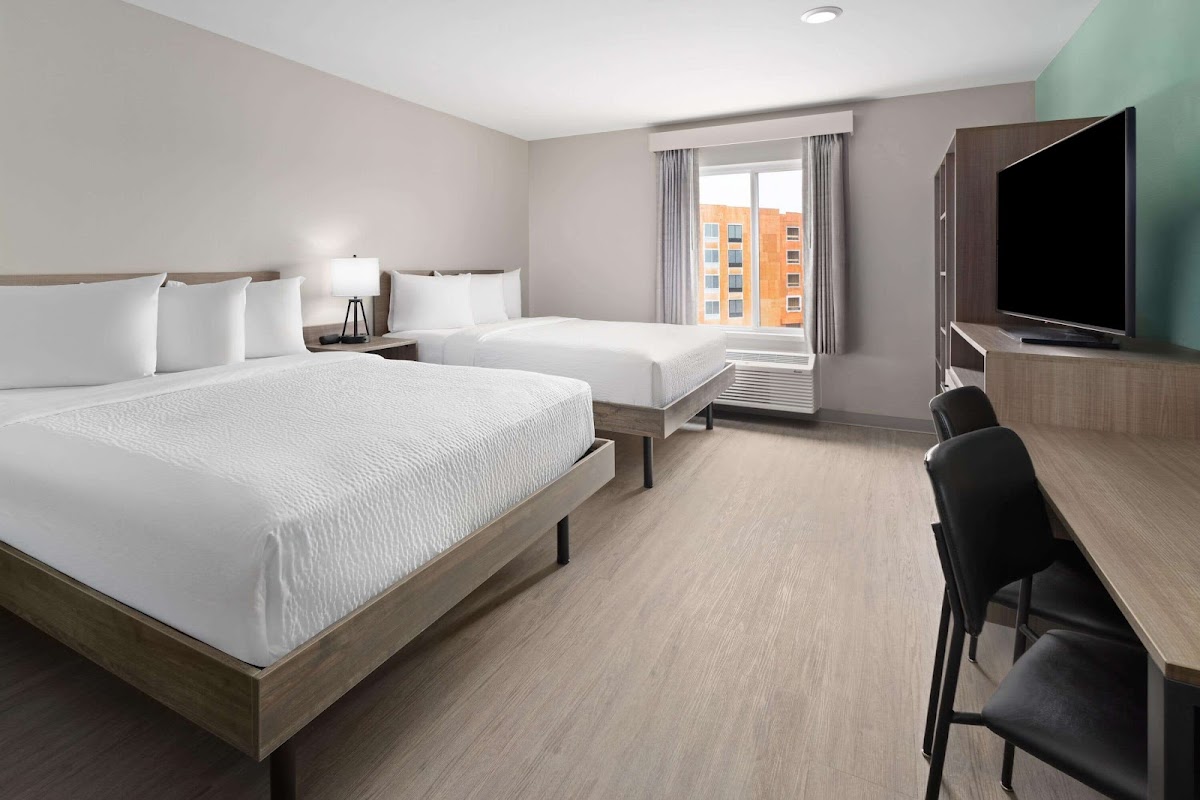 ECHO Suites Extended Stay by Wyndham Richmond West photo 2