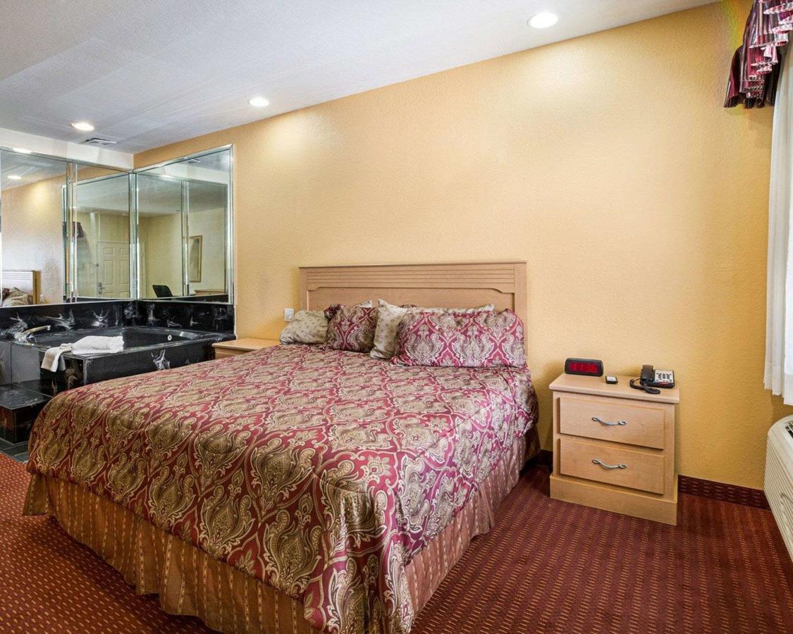 Scottish Inns & Suites IAH Airport West, Houston, TX photo 2