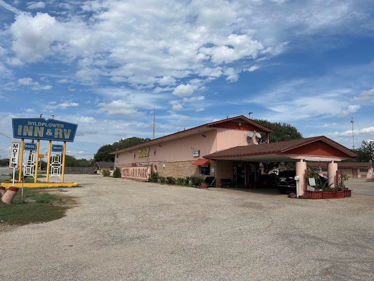 Wildflower Inn & RV Park