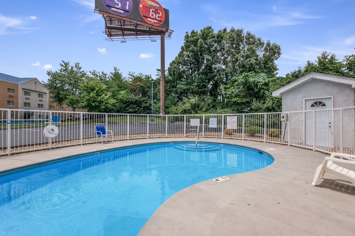 Americas Best Value Inn Knoxville East photo 3