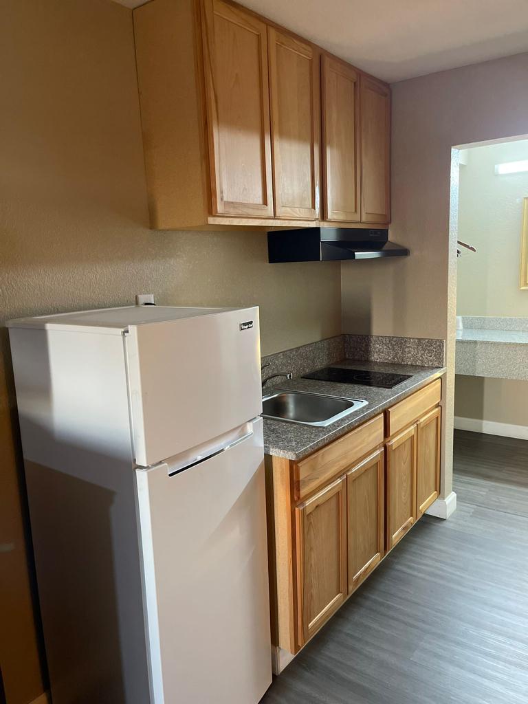 Suburban Studios Columbia - Harbison photo 3