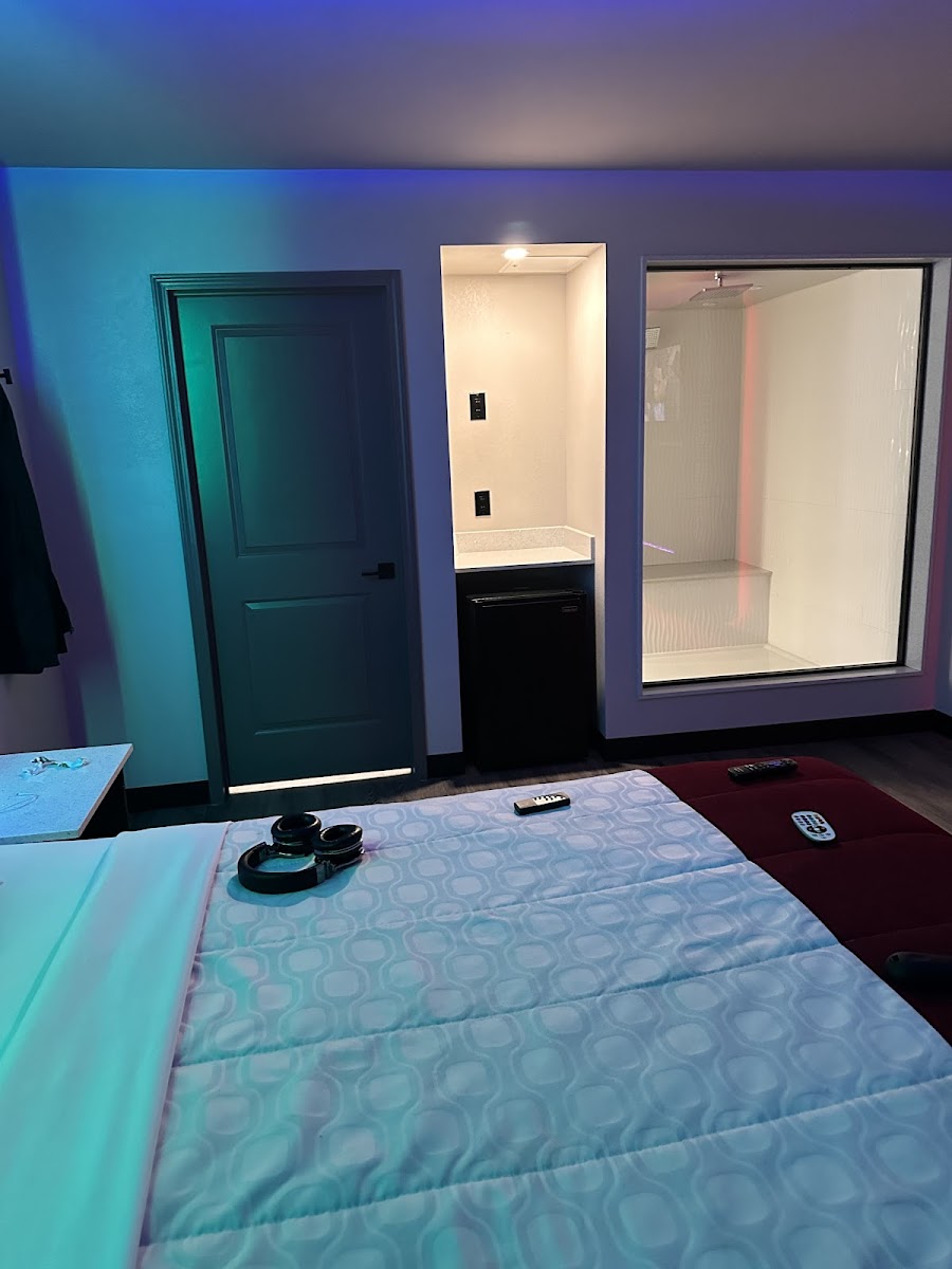 Imperial Suites photo 2