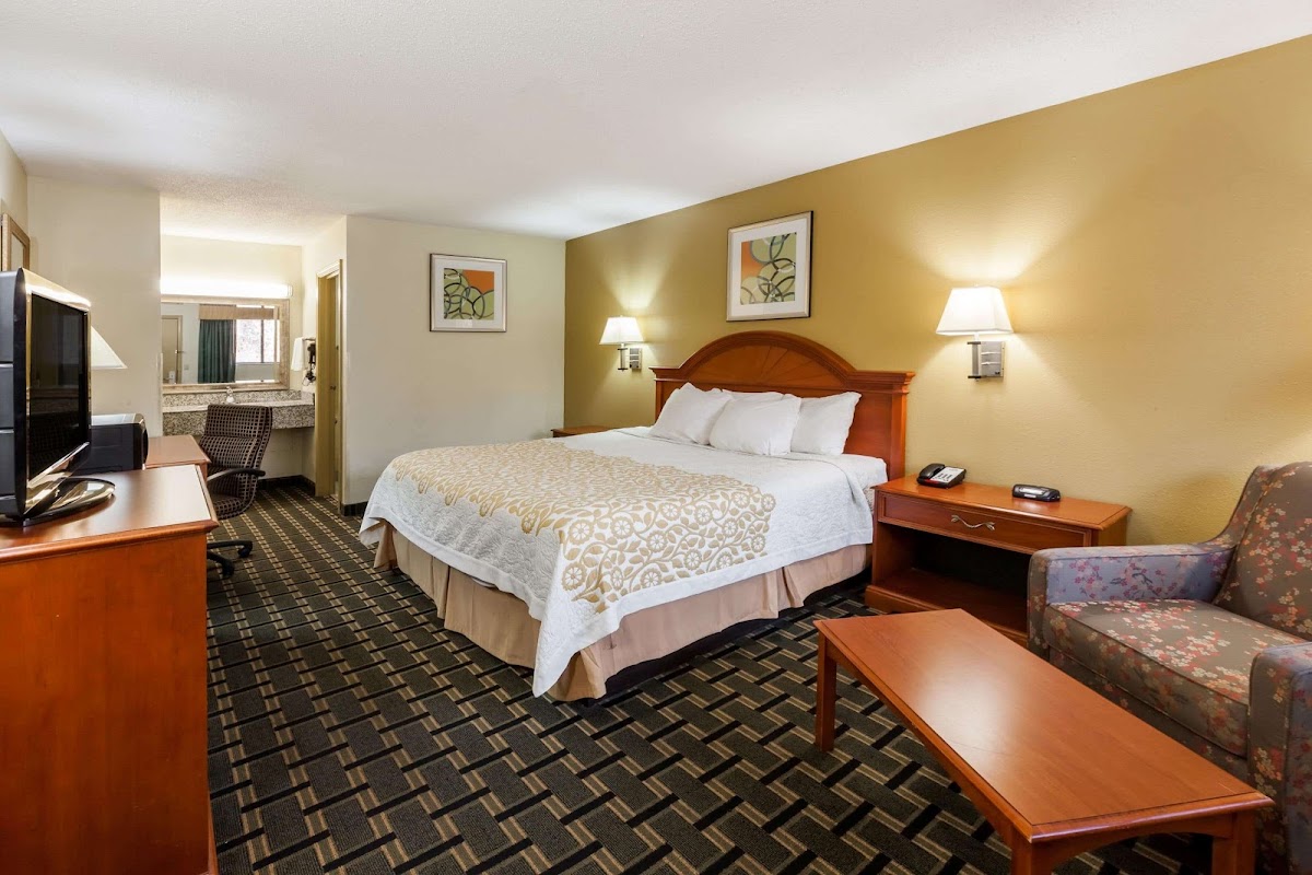 Days Inn by Wyndham Kent - Akron photo 2