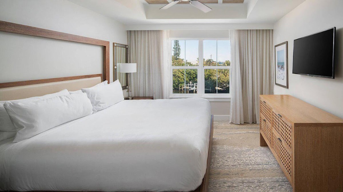 Waterline Villas & Marina, Autograph Collection photo 2