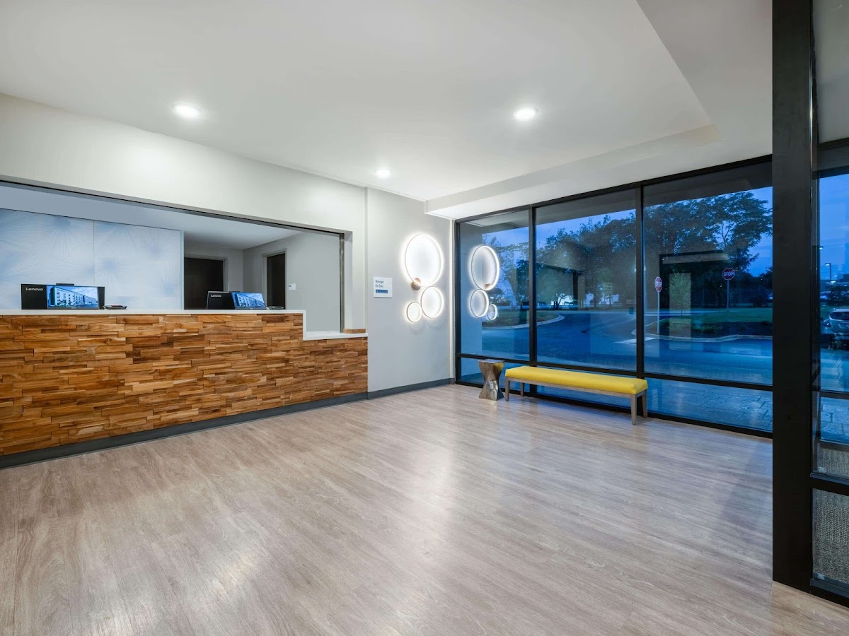 ECHO Suites Extended Stay by Wyndham Spartanburg photo 3