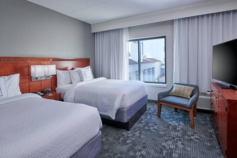 Courtyard by Marriott Indianapolis Castleton photo 2