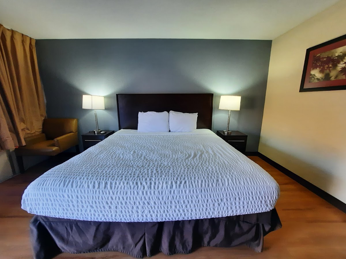 Americas Best Value Inn Moline photo 3
