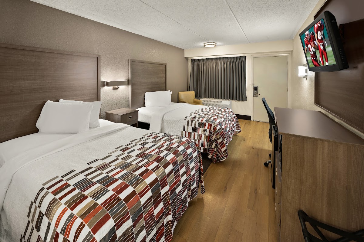 Red Roof Inn Chapel Hill - UNC photo 2