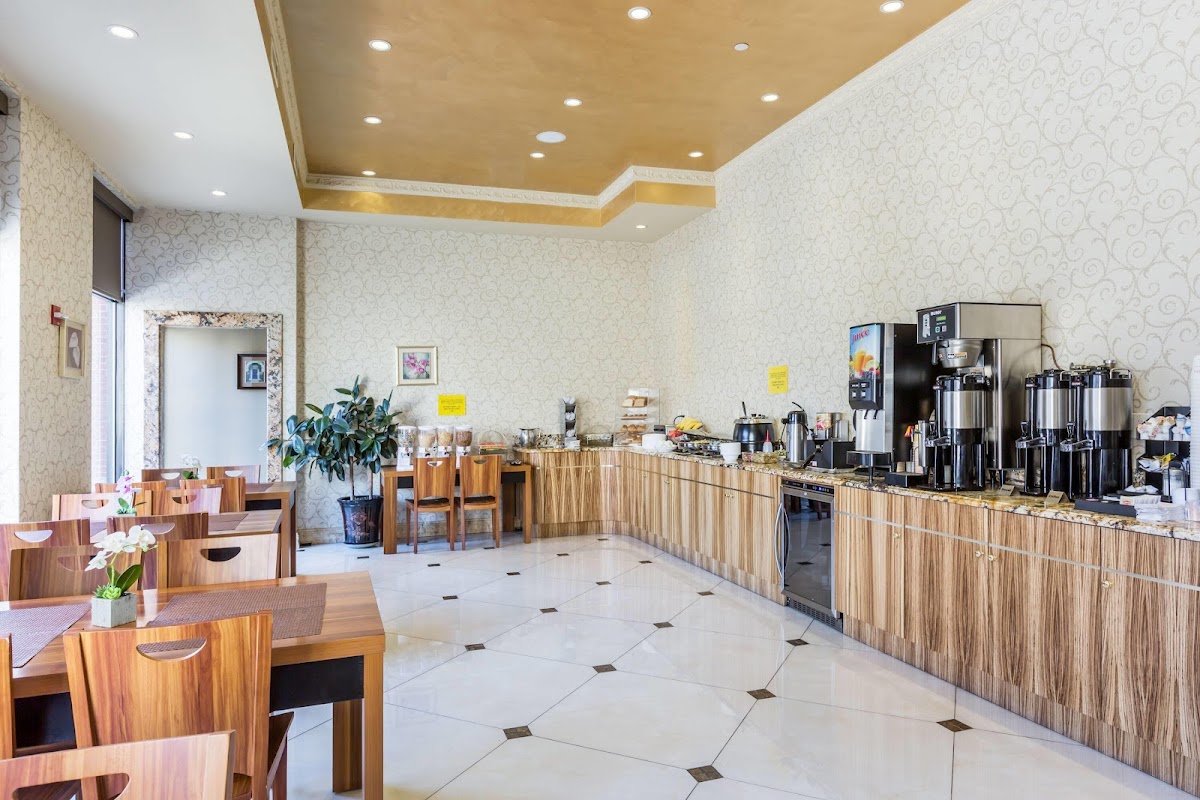 Ramada by Wyndham Flushing Queens photo 3