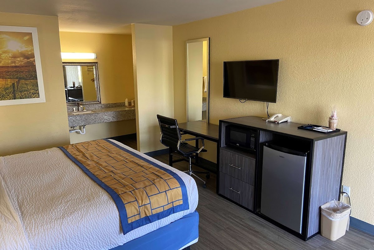 Days Inn by Wyndham Okmulgee photo 2