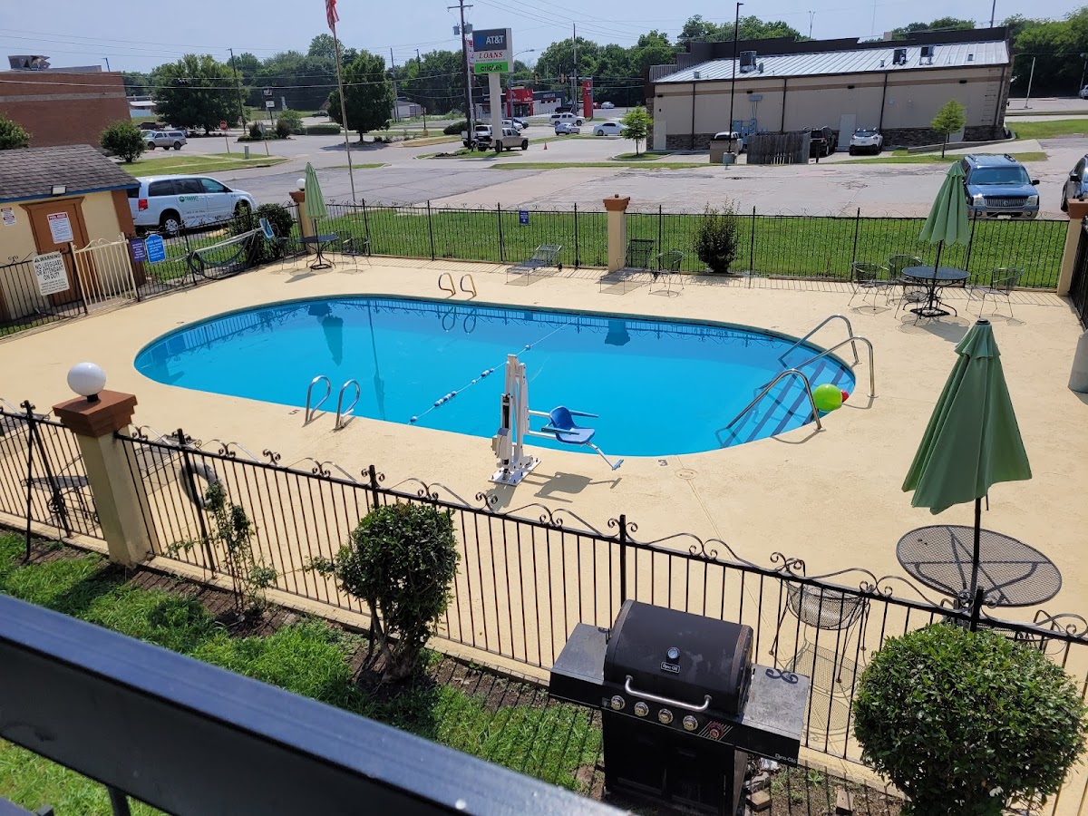 Days Inn by Wyndham Okmulgee photo 3