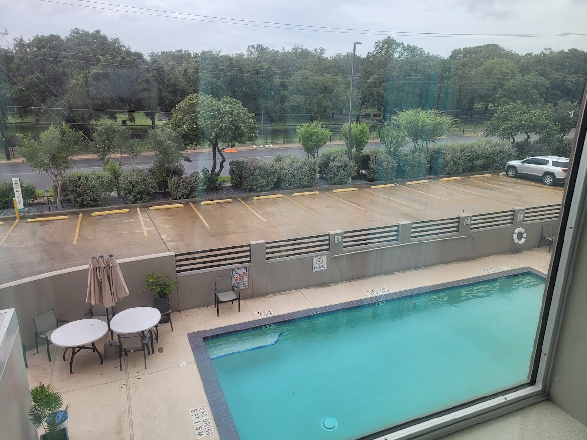 La Quinta Inn & Suites by Wyndham McAllen La Plaza Mall photo 3