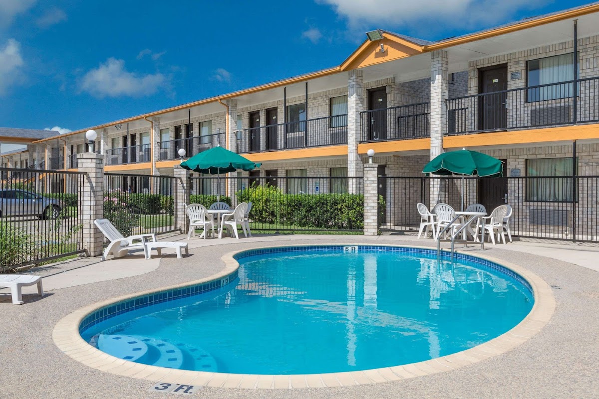 Days Inn by Wyndham San Antonio