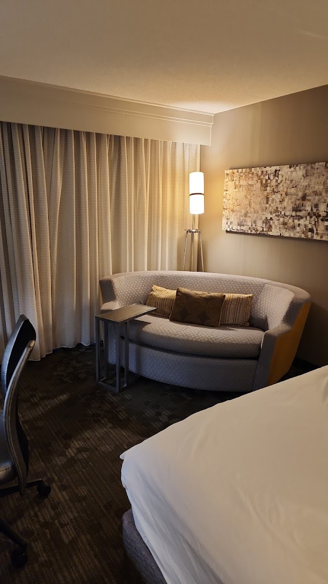 Courtyard by Marriott Cleveland Independence photo 2