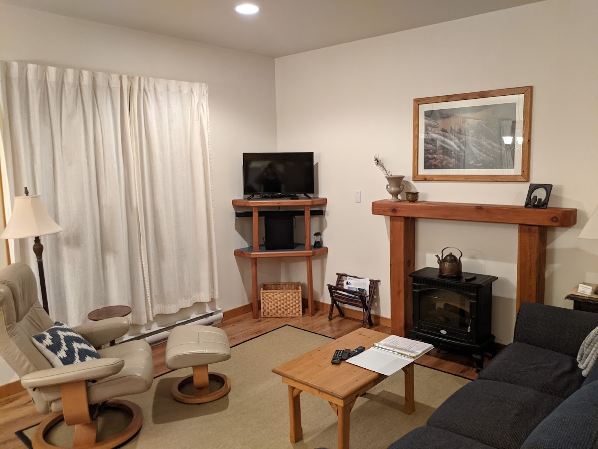 Arbutus Cove Guest House & Cot photo 3