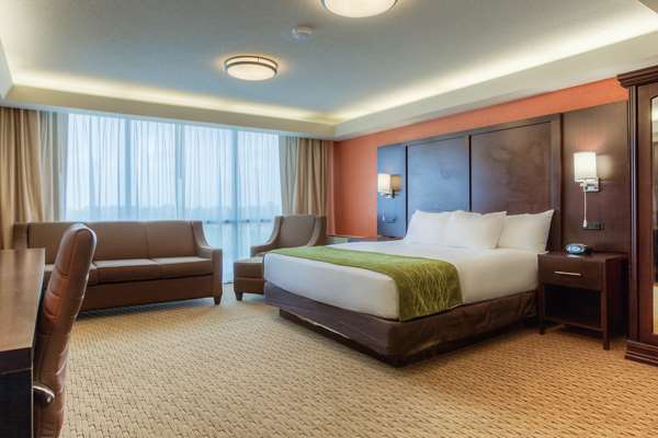 Comfort Inn & Suites Evansville Airport photo 2