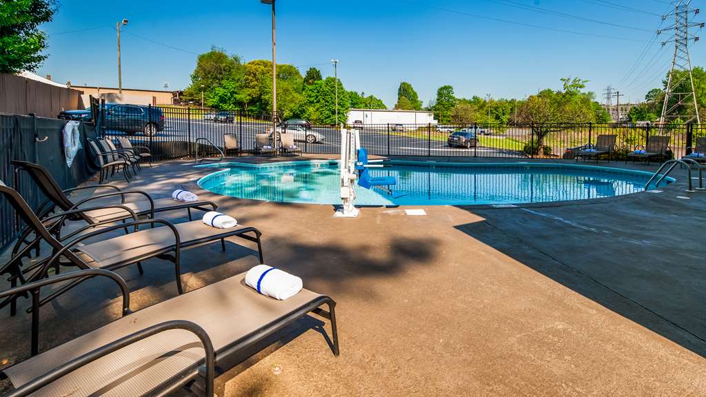 Best Western Plus Hanes Mall Hotel photo 3