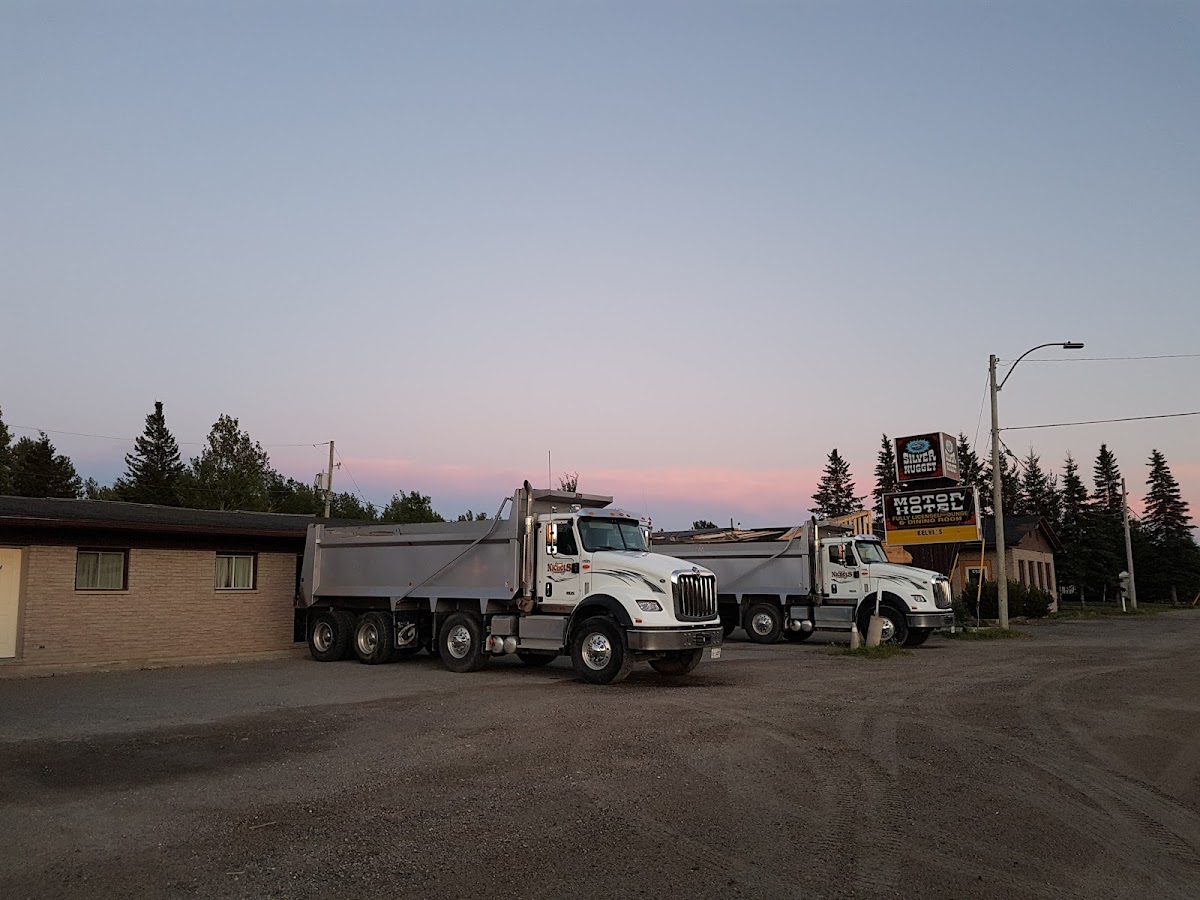 Silver Nugget Motor Hotel photo 2