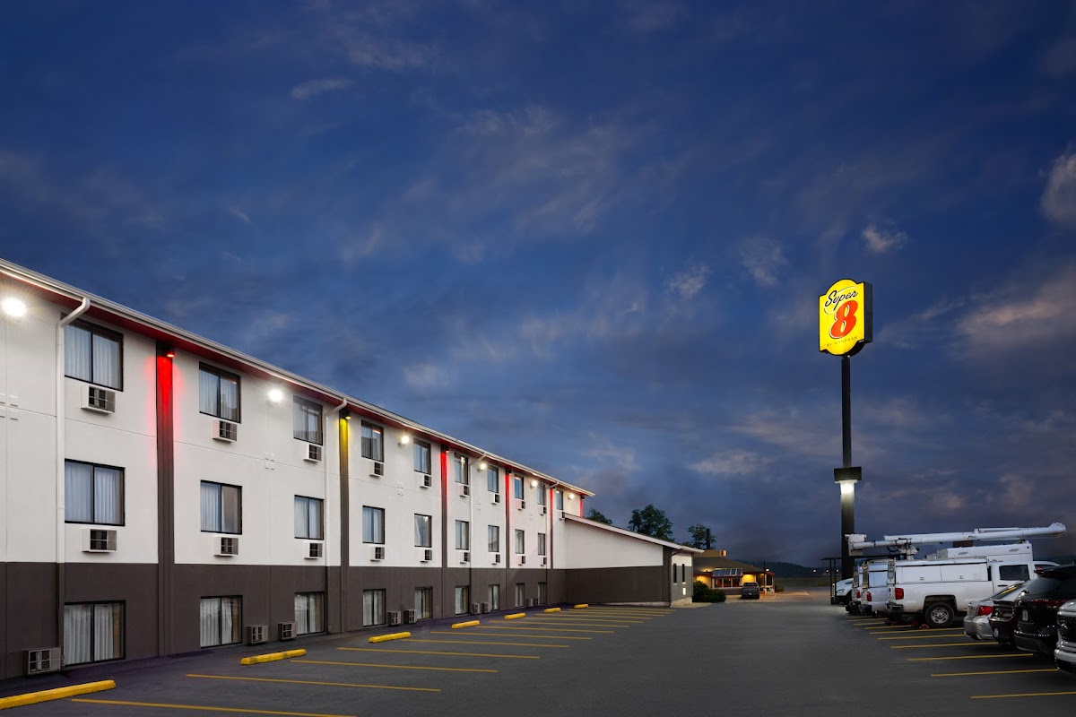 Super 8 by Wyndham St. Clairsville OH/Wheeling WV Area