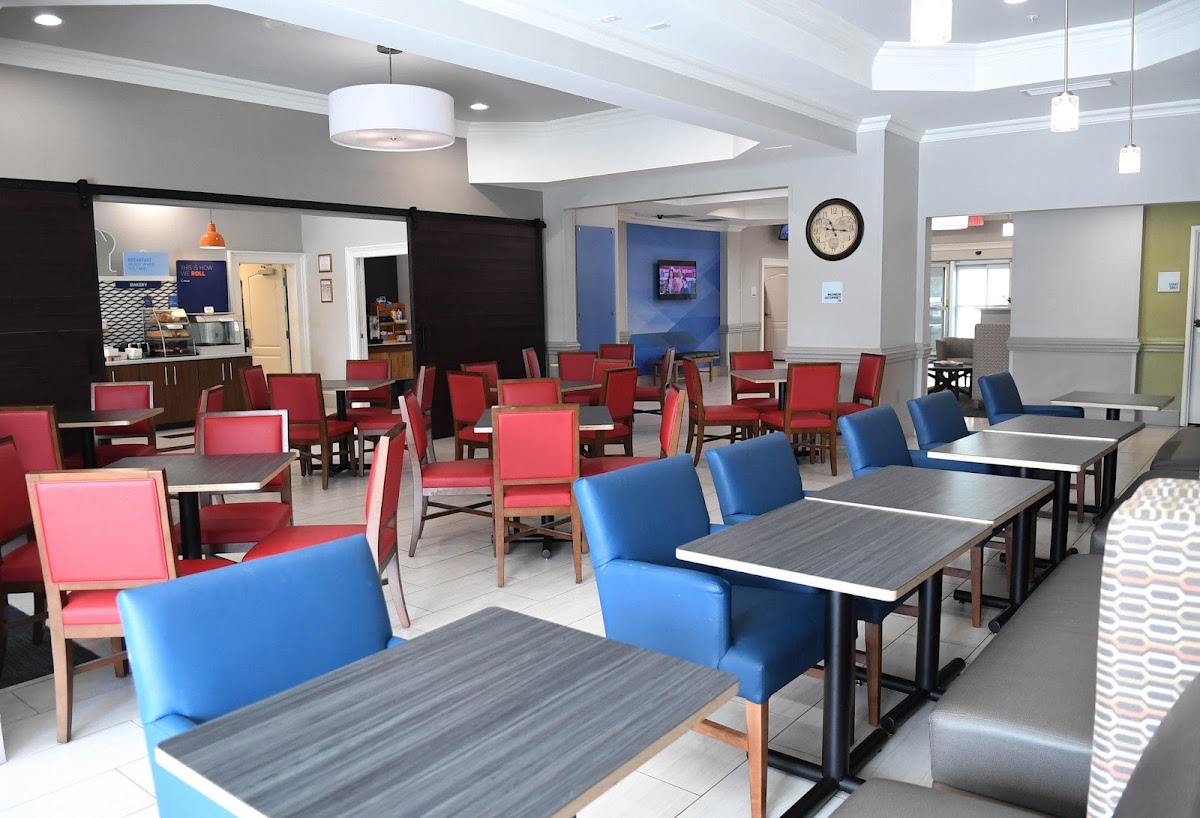 Holiday Inn Express & Suites Valdosta West - Mall Area by IHG photo 3
