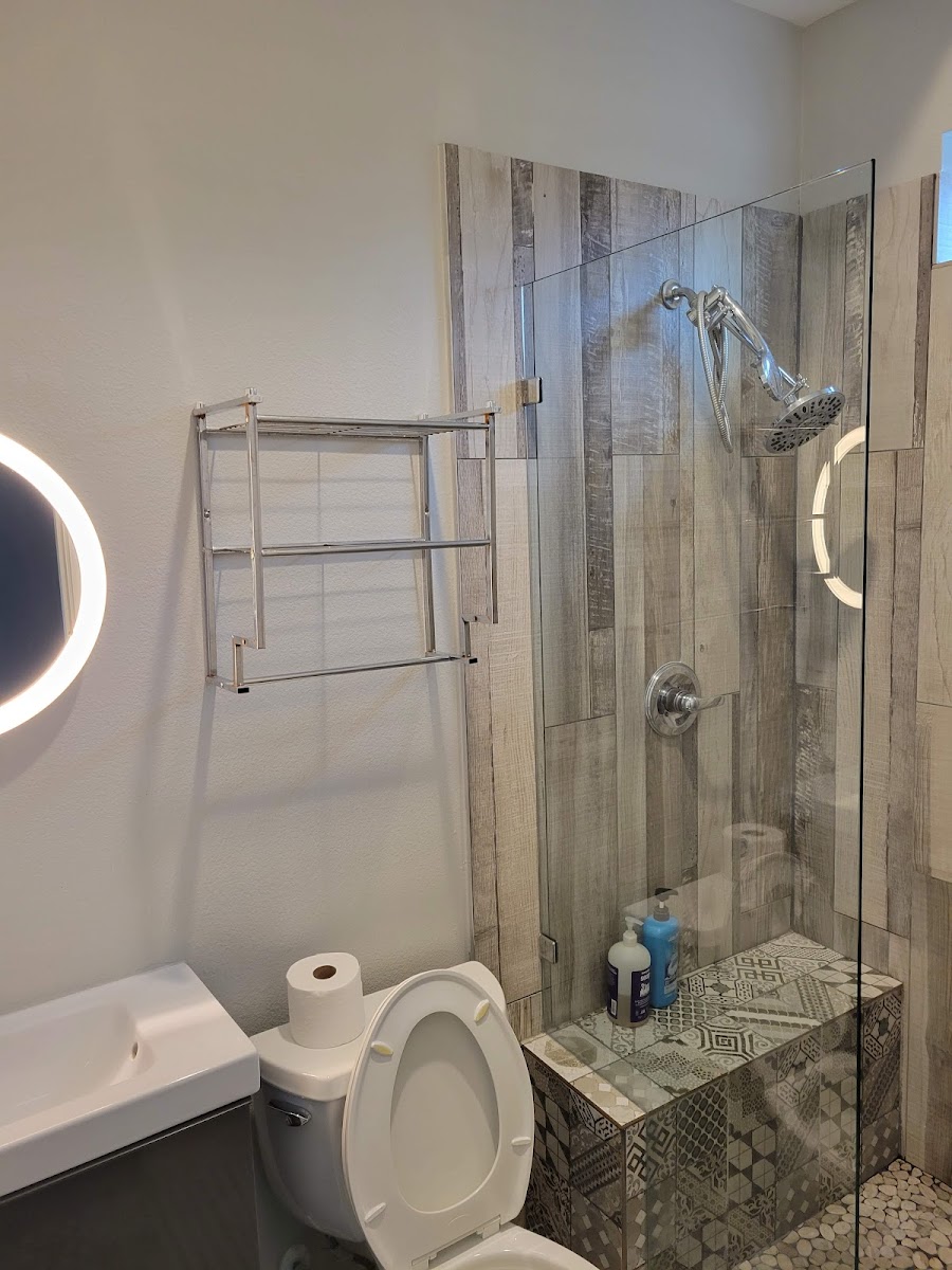 Montrose Suites photo 2