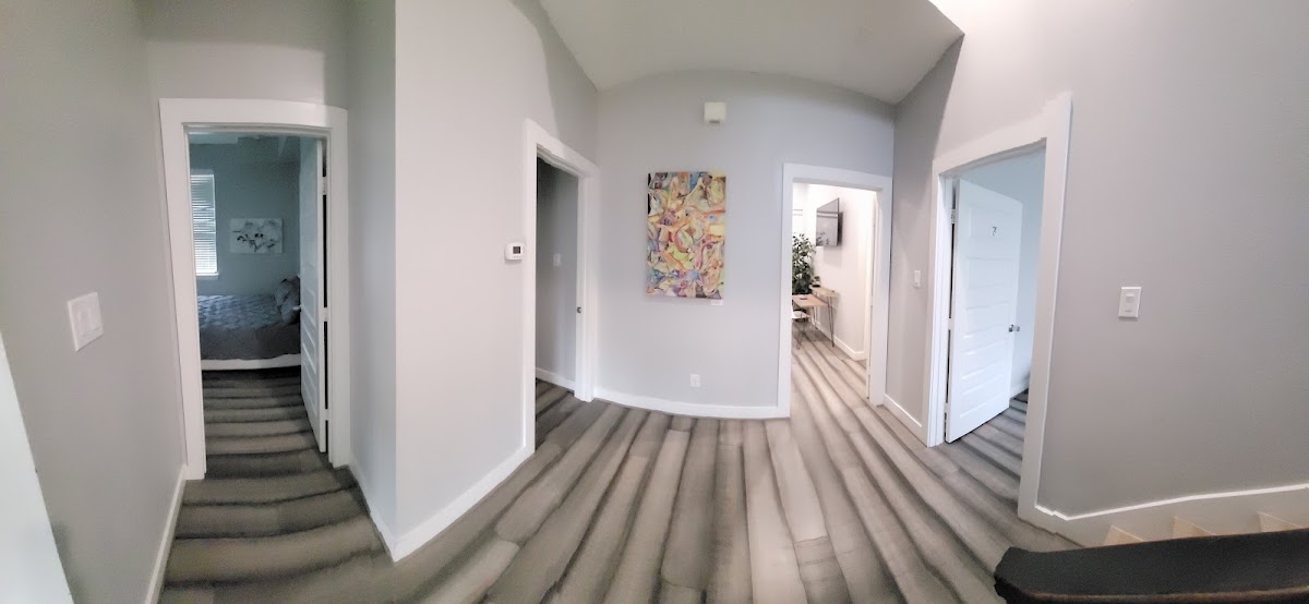 Montrose Suites photo 3