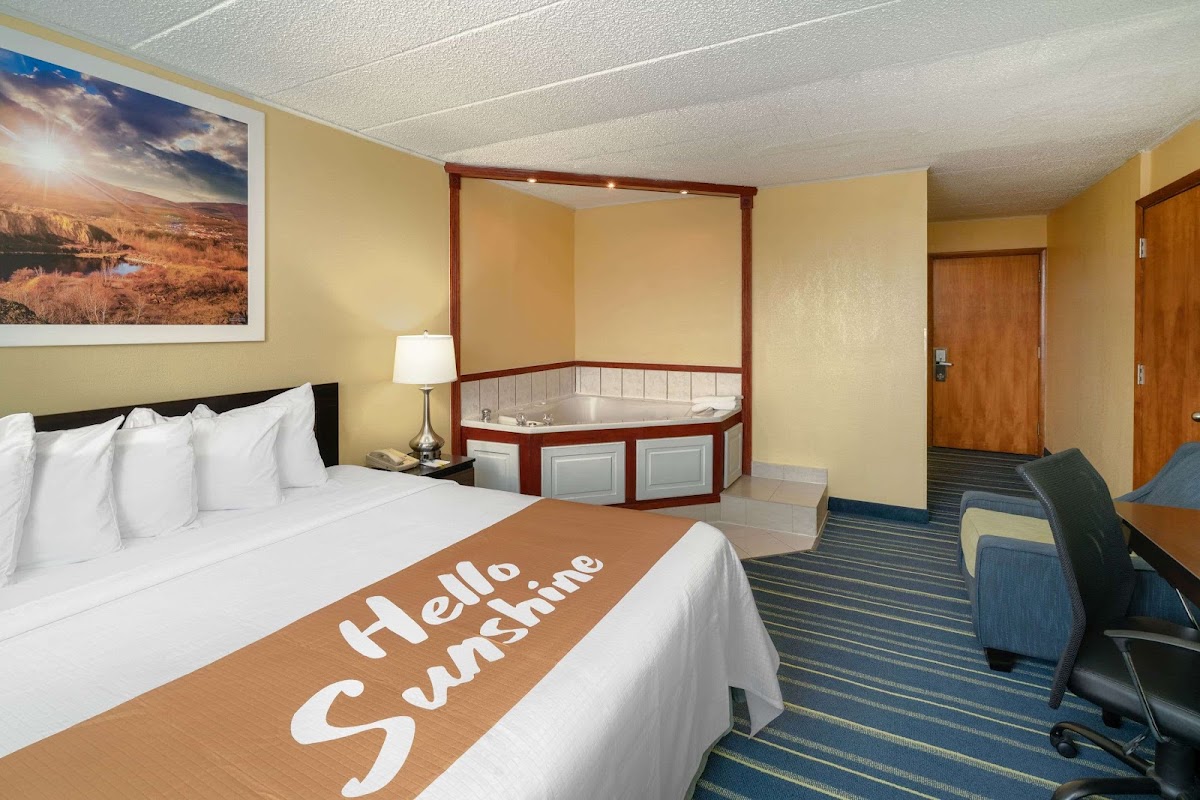 Days Inn by Wyndham Scranton PA photo 2