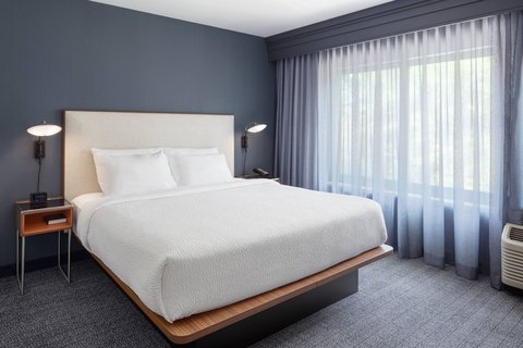 Courtyard by Marriott Portland Airport photo 2