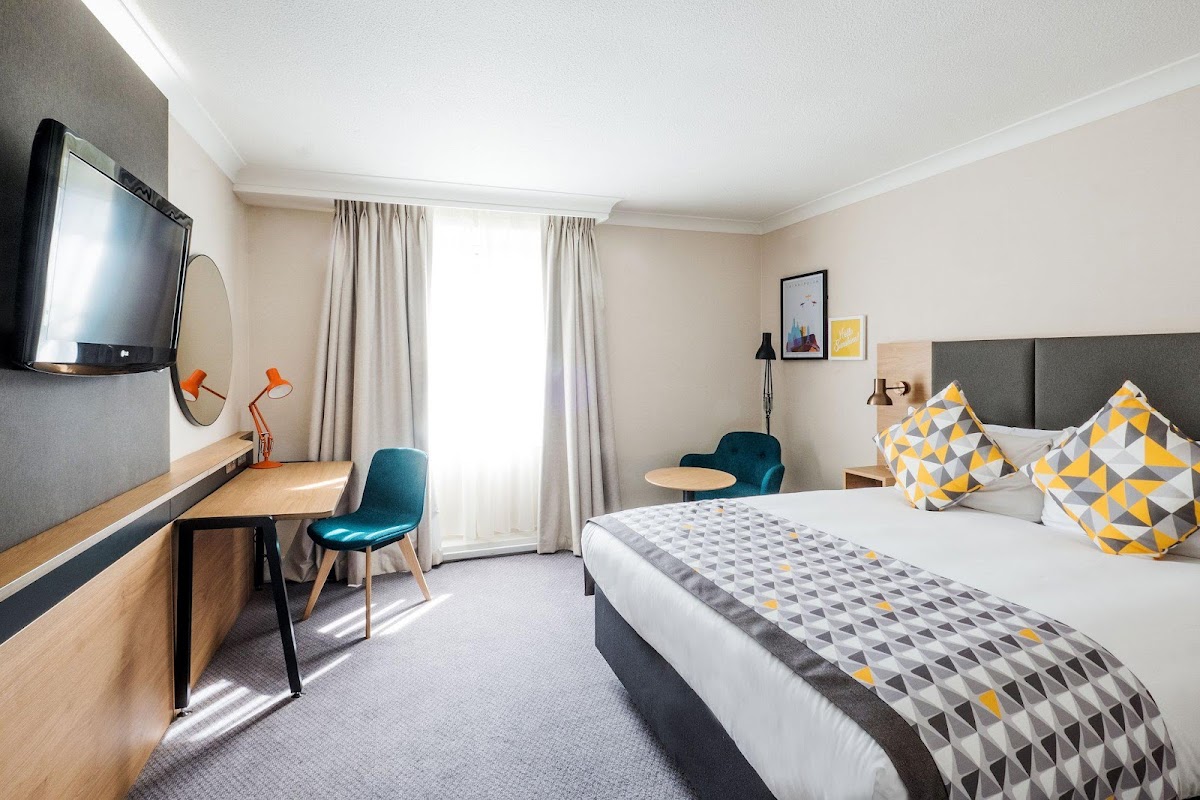 Holiday Inn Farnborough by IHG photo 2