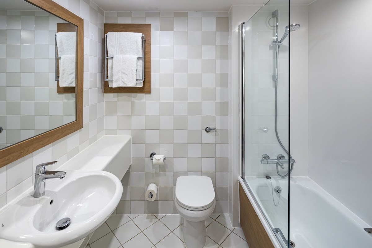 Holiday Inn Farnborough by IHG photo 3