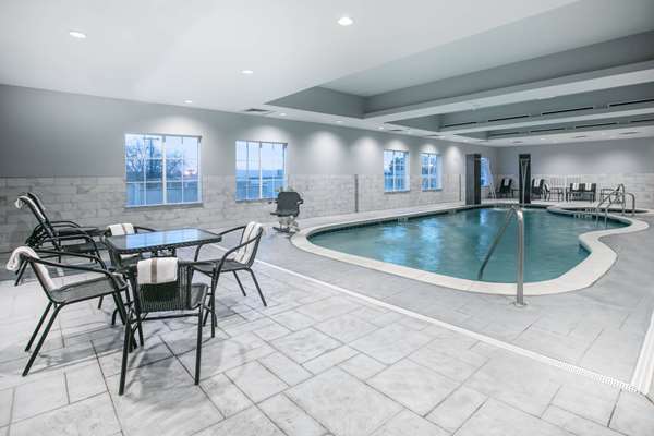 La Quinta Inn & Suites by Wyndham DFW Airport West - Euless photo 3
