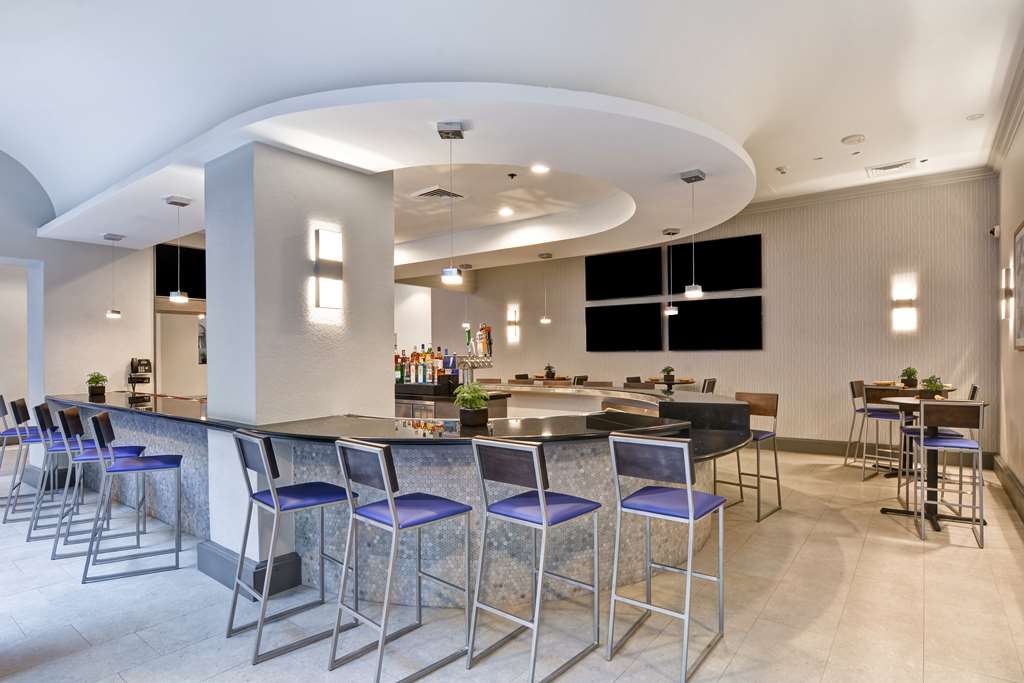 Embassy Suites by Hilton Miami International Airport photo 2